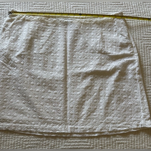 LL Bean Women’s Favorite Fit White Eyelet A-Line Skirt Waist Sz 38 Lined Pockets - Picture 6 of 10